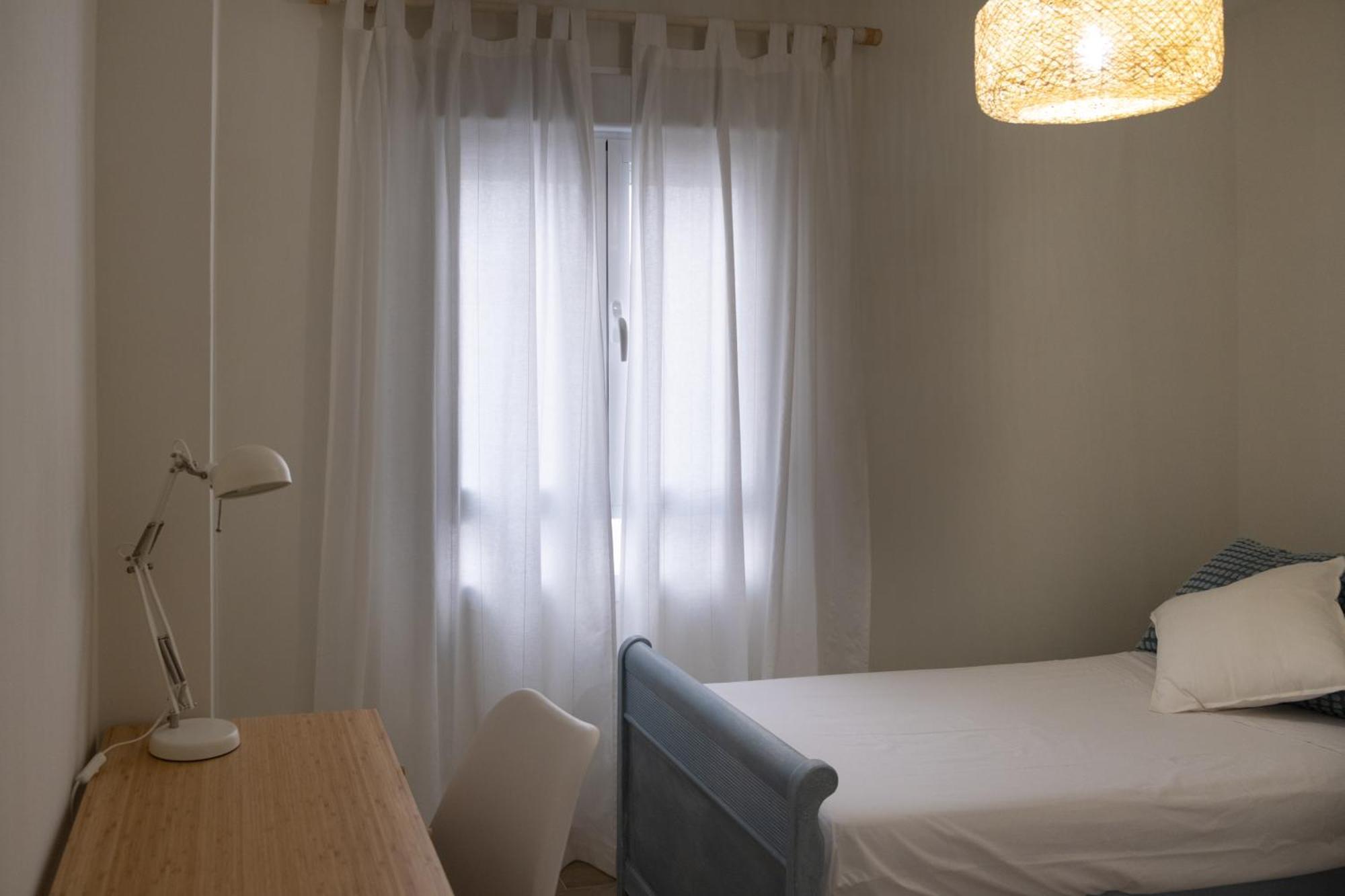 Victoria's Modern And Cosy 2 Bedroom Apartament
